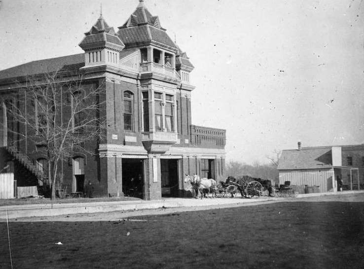 Waco Fire Department with horse-drawn carriages, 1896.