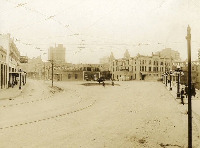 Franklin and Louisiana Street bridges, Houston, 1910s.