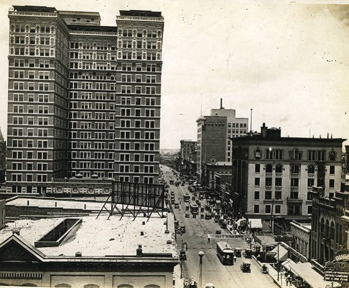 Main Street north from Capitol Avenue, Houston, 1915.