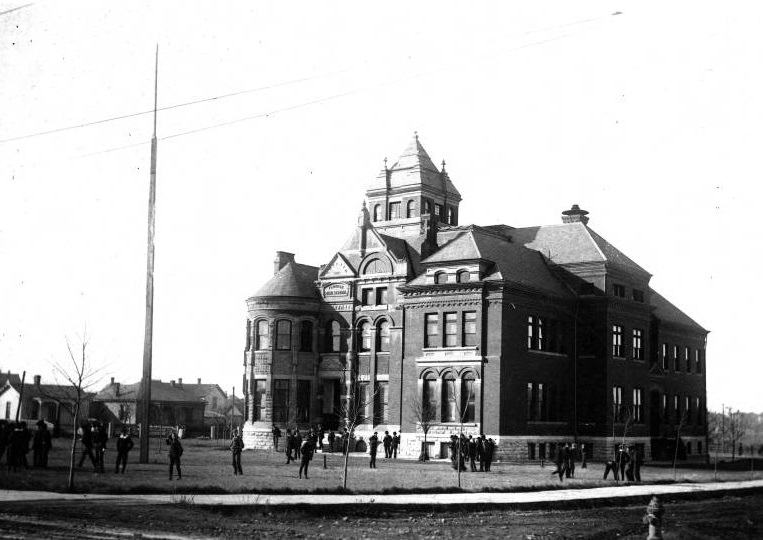 Fort Worth High School with people in front, 1895