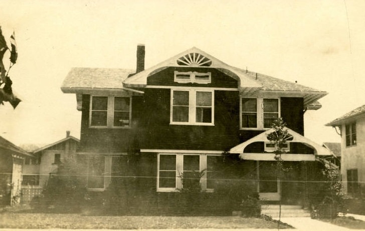 T. E. Howell's residence, 617 Harold St., Houston, 1910s.