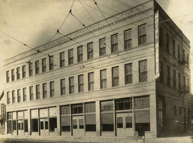 Hotel Harris, Houston, 1911.