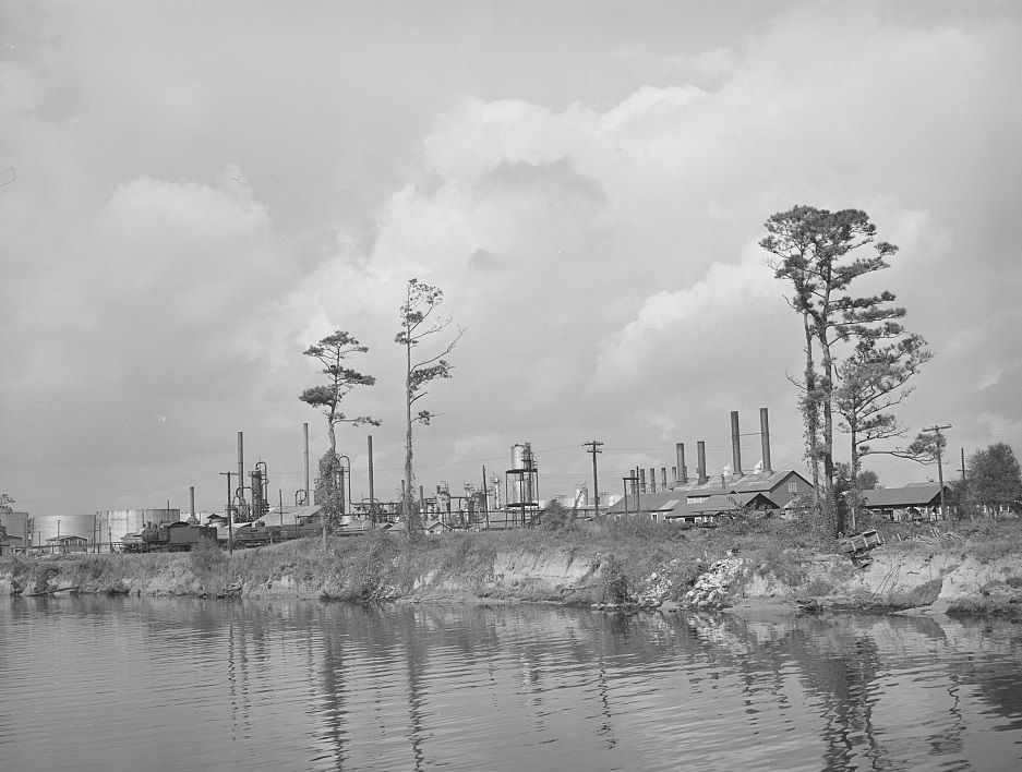 Oil refinery on the bank of the ship channel at the Port of Houston, Texas, 1939