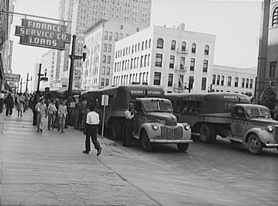 Buses for shipyard workers in Houston, Texas, 1943