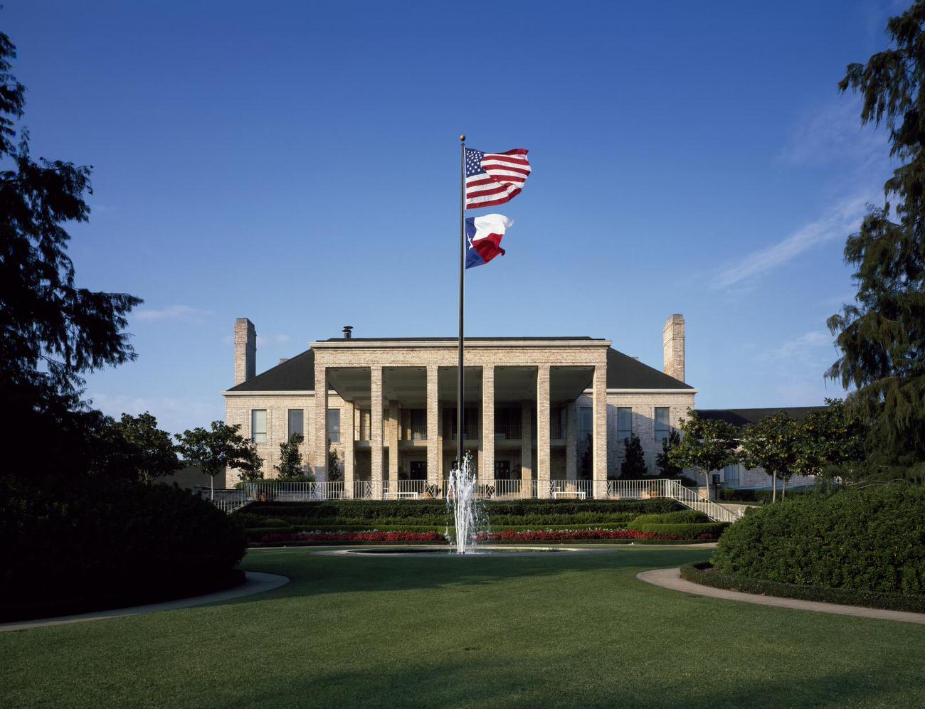 Country club in Houston, Texas, 1990s