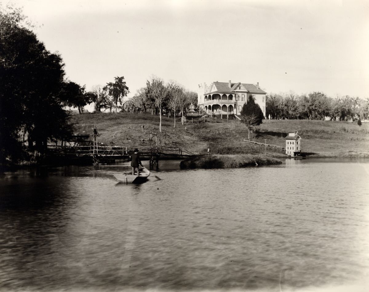 Vicks Park along Buffalo Bayou, Houston, 1900.