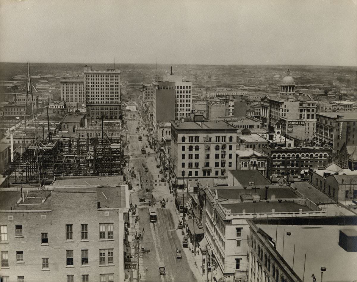 Main Street aerial view from Capitol Avenue, Houston, 1912.