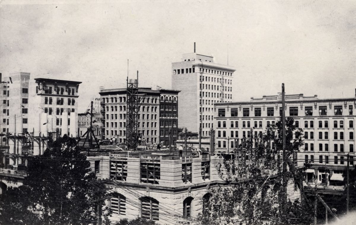 Harris County Courthouse under construction, Houston, 1910