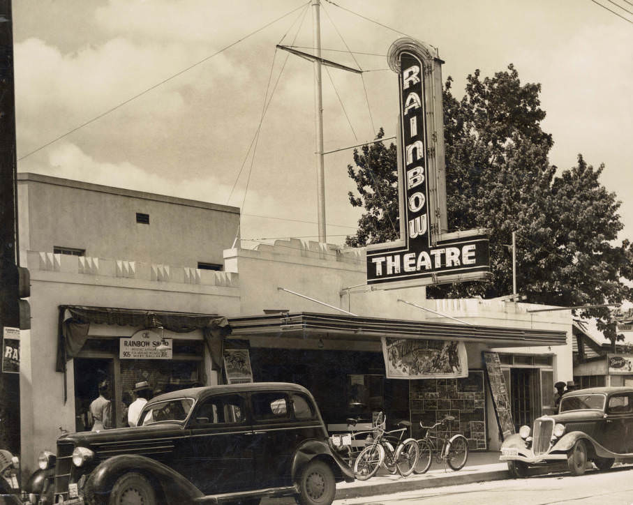 Rainbow Theatre exterior, Houston, 1950s