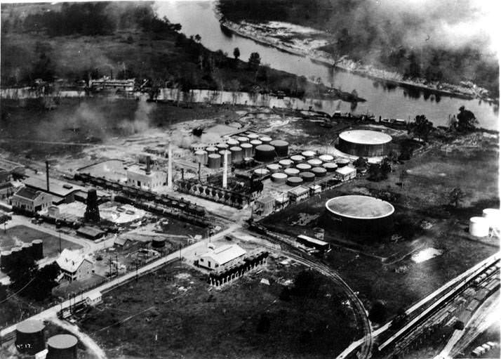 Deepwater Oil Refinery Company aerial photograph, Houston, circa 1920s.