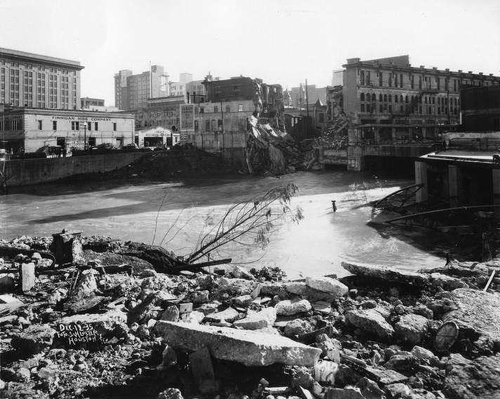 Buffalo Bayou flooding with building collapse, Houston, 1935.