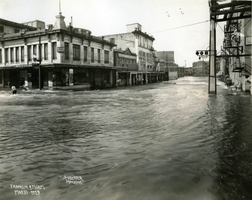 Flood at Franklin and Milam streets, Houston, May 31, 1929.