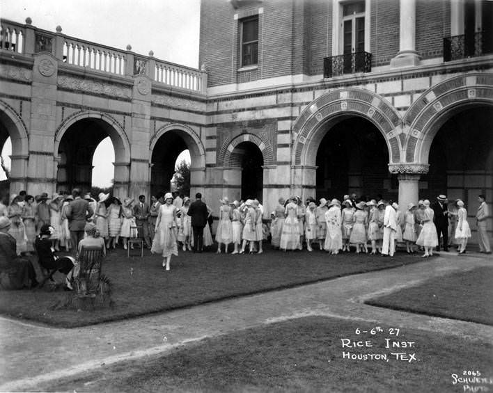 People at Rice Institute, Houston, June 6, 1927.