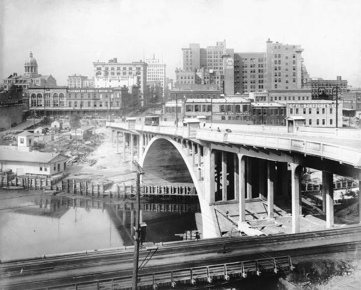 Main Street south showing new viaduct, Houston, 1920s