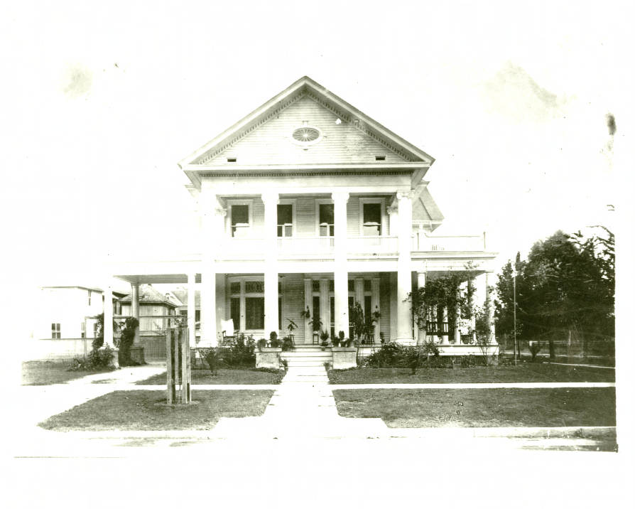 Entrance hall of William Gray Sears-Herman E. Detering house, Houston, 1913.