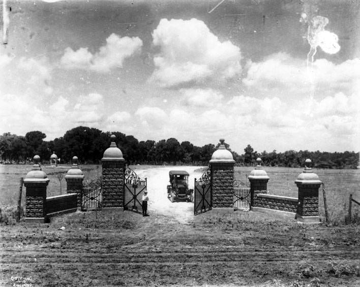 Entry gate to San Jacinto Battlefield, 1920s