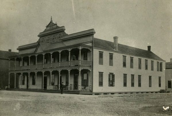 Artesian Hotel, 1890s