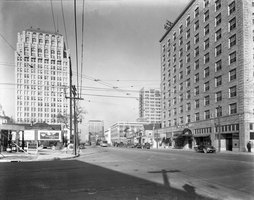 Texas Avenue tracks of Houston Electric Company, 1928.