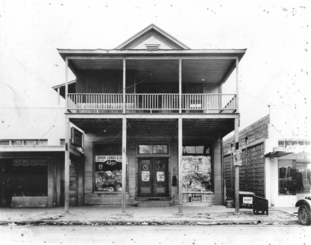 Closed storefront, 1920s