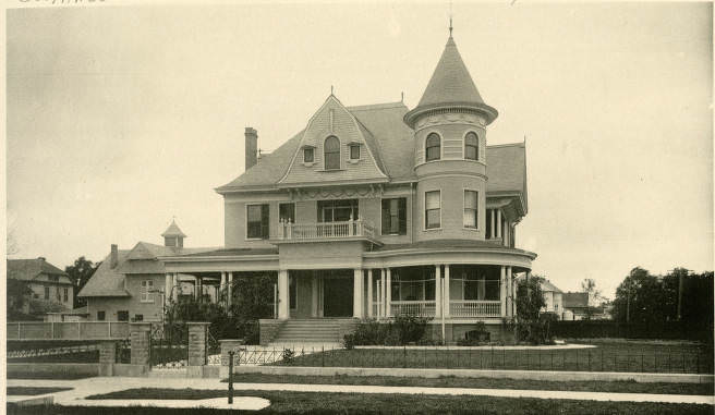 Hugh Waddell house and garden, Houston, circa 1900s.