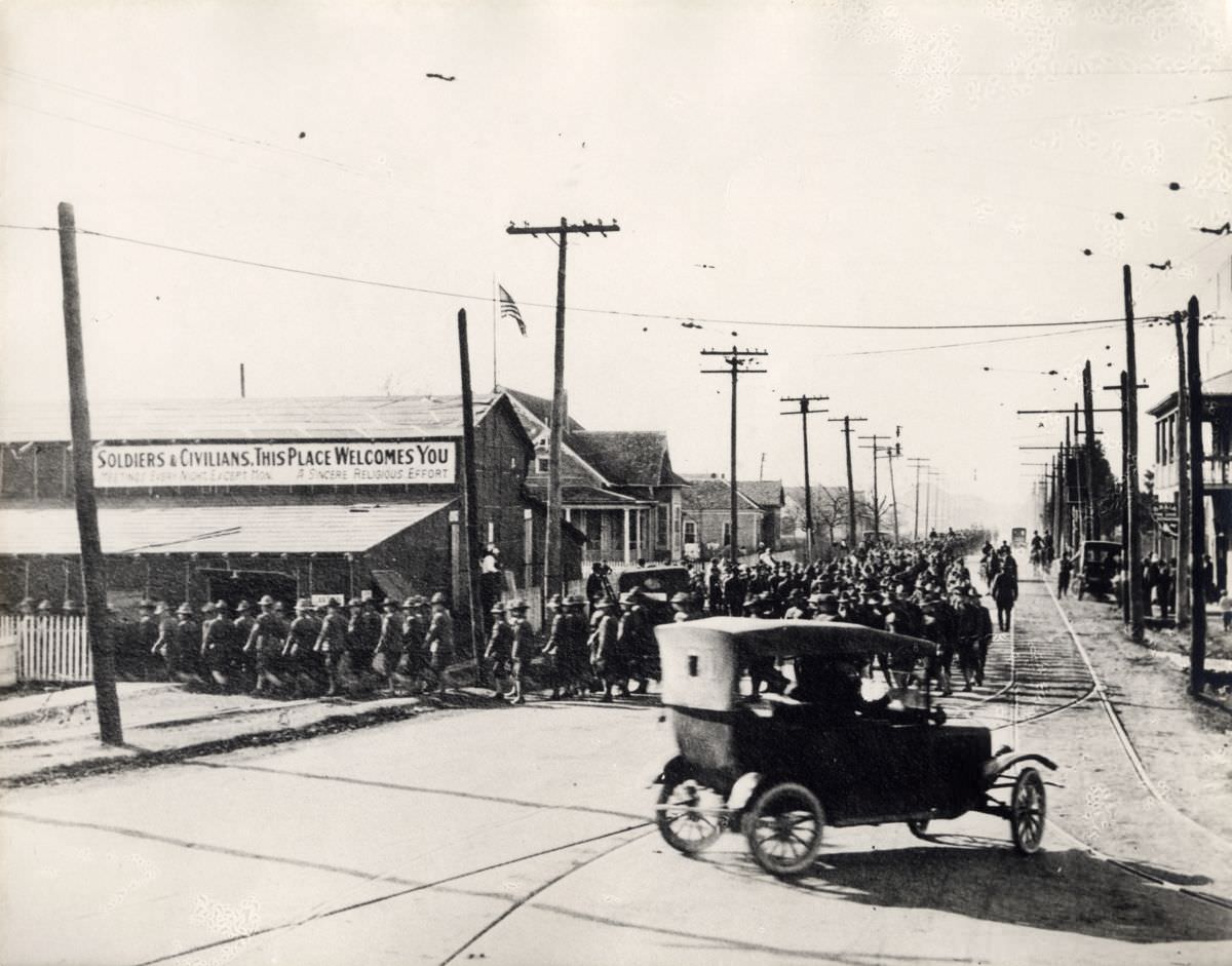 World War I Homecoming parade, soldiers marching, 1917.