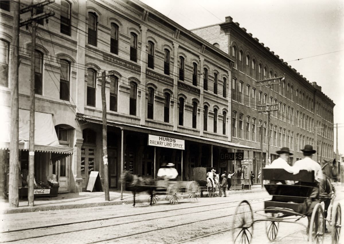 Brazos Hotel Annex, Houston, 1905.