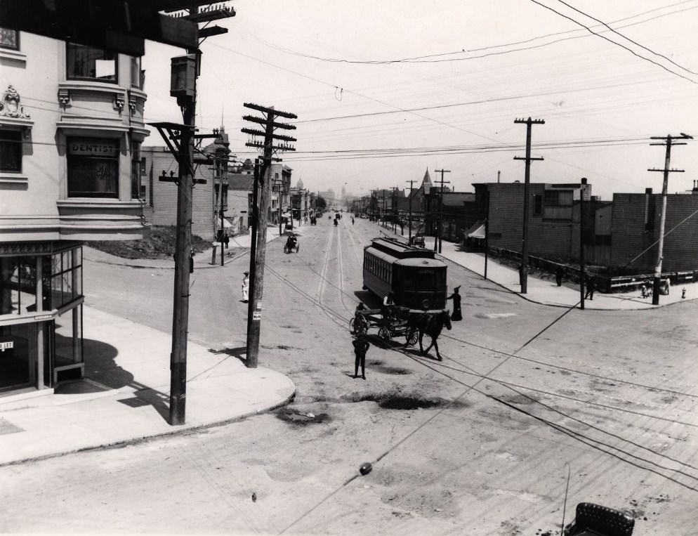 Market between 17th and Castro Streets, 1910.