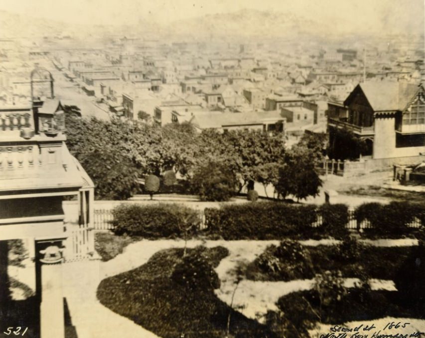 San Francisco in the 1870s through Fascinating Historical Photos that offer a Glimpse into the City's Past