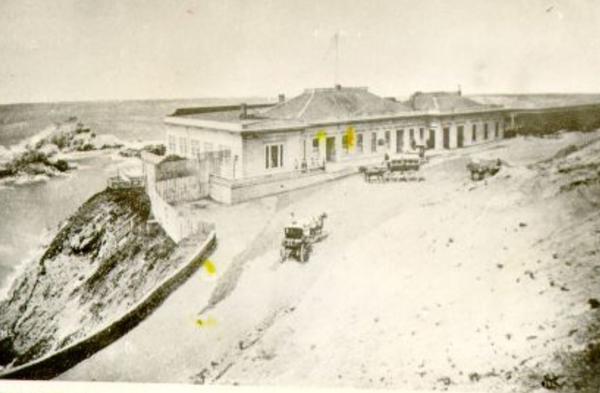 Cliff House overlooking the Pacific Ocean, 1870s