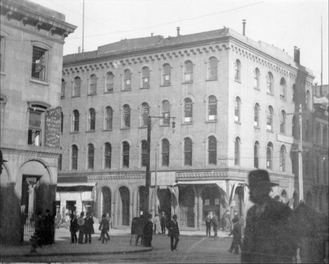 California at Montgomery Street, 1899