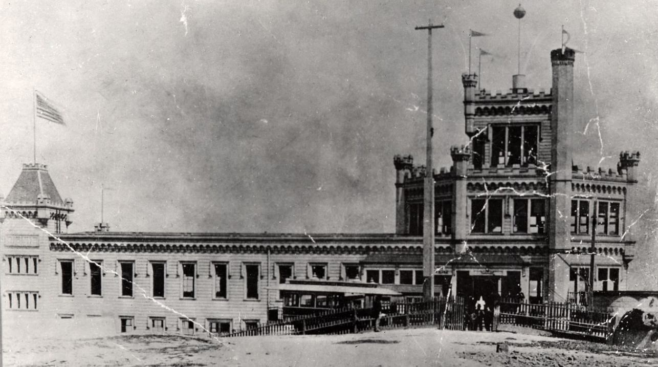 "Old Castle" at the summit of Telegraph Hill, 1890s