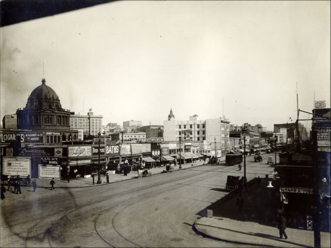Market Street, east of 8th Street, circa 1909