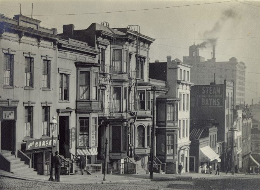 Pine Street, between Kearny and Dupont (now Grant Avenue), 1905