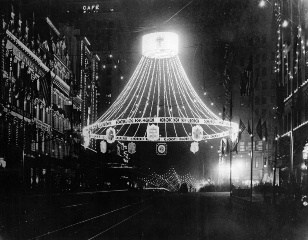 Knights Templar Nighttime decorations on Market Street, September 1904