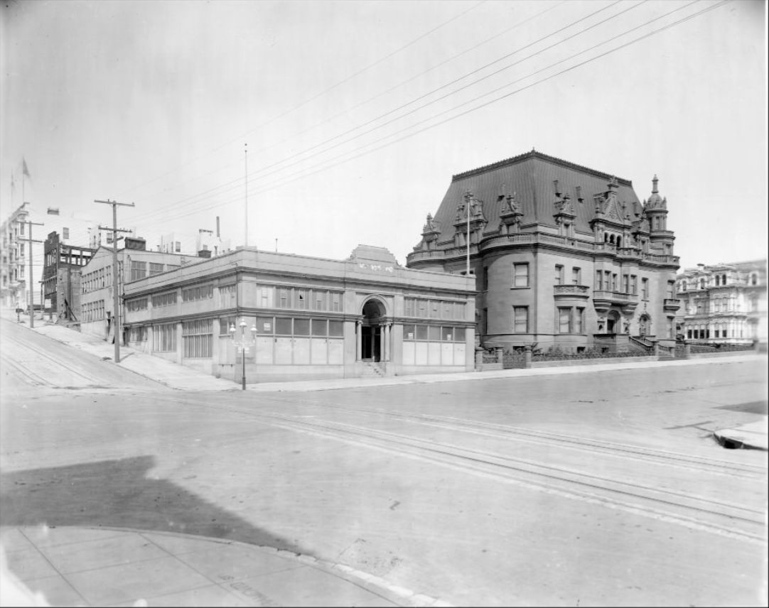 Van Ness Avenue and Sacramento Street, 1906