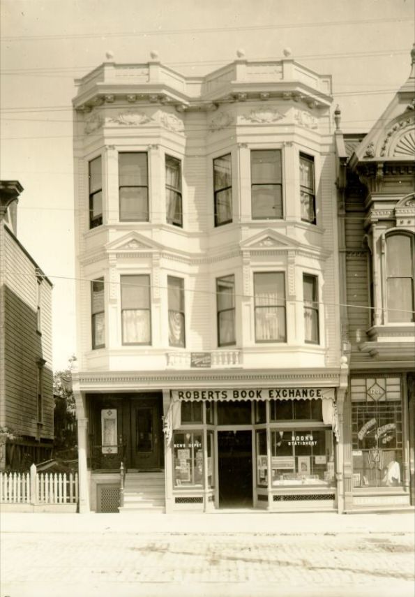 Roberts Book Exchange located on the first floor of a building on Fillmore Street, 1904