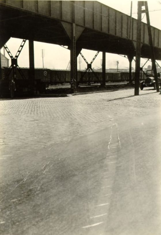Train stationed at Third Street, 1927