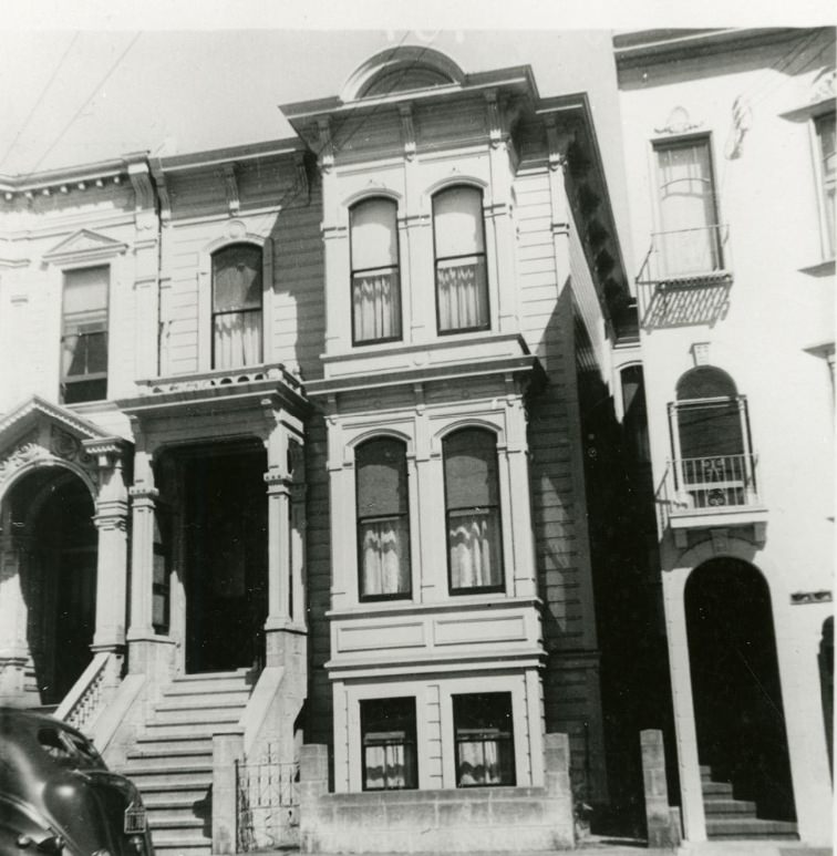 House on Steiner Street that survived 1906 earthquake, between 1940 and 1945