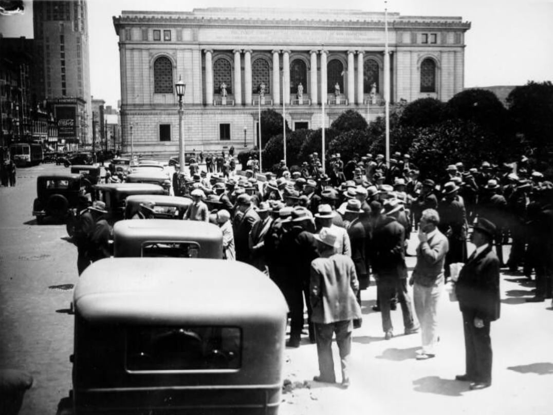 Main Library, crowd gathered for Mooney pardon hearing, 1930