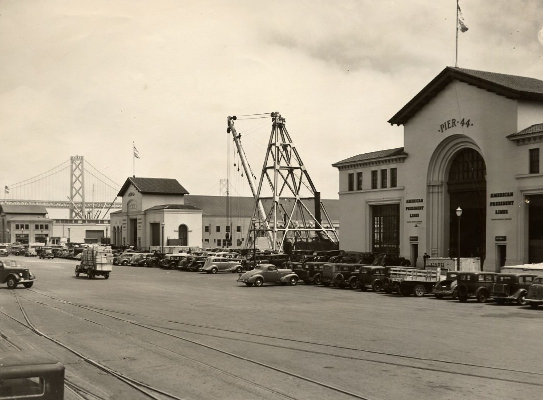 Piers 44 and 42 with the Bay Bridge in the background, 1939