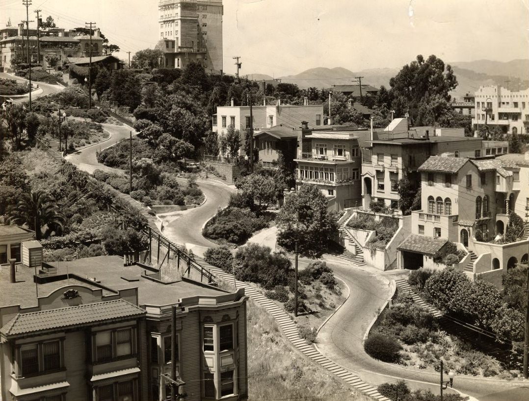 Crooked section of Lombard Street between Leavenworth and Hyde streets, 1933