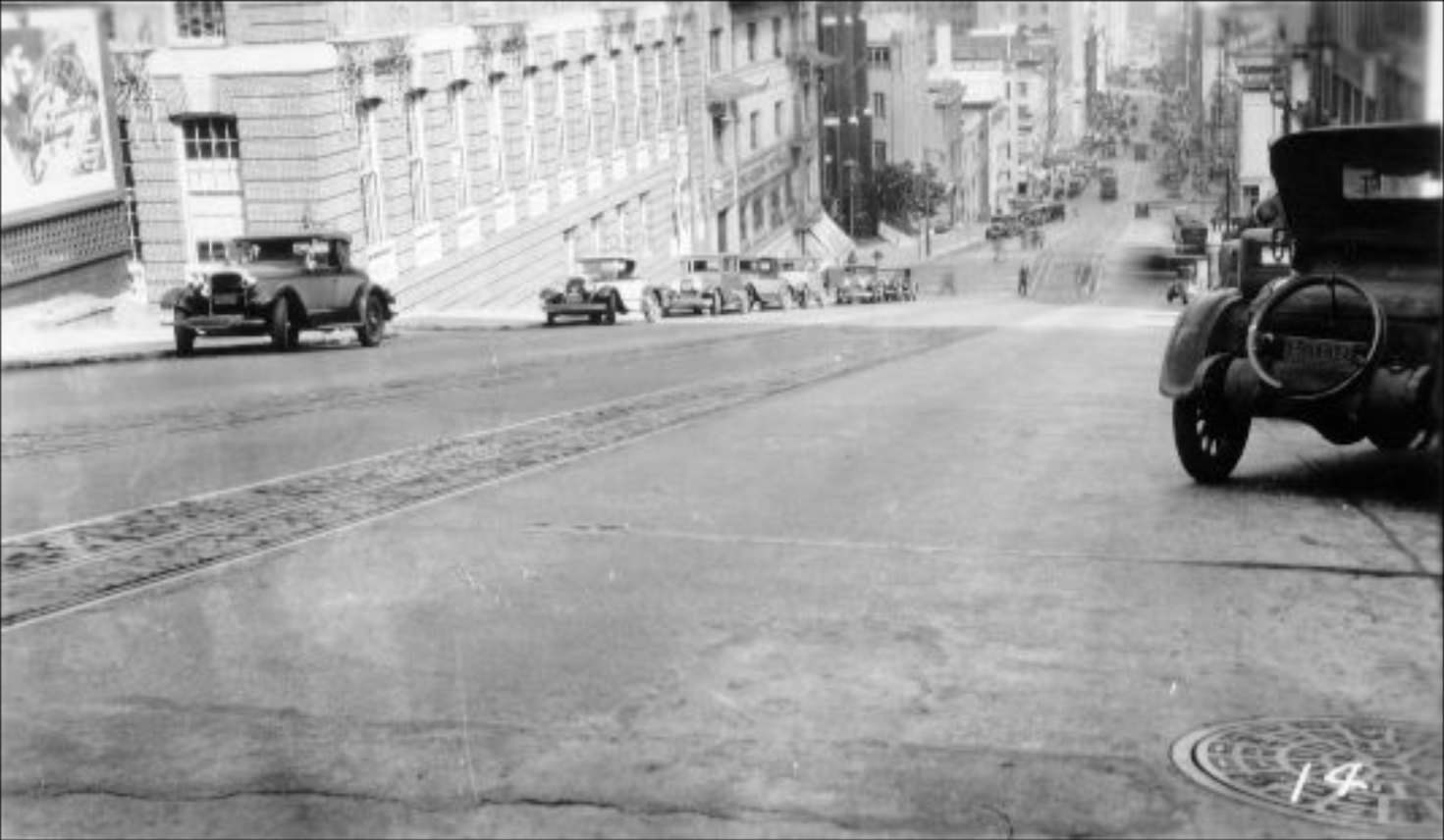 California Street, east of Powell, in the 1930s