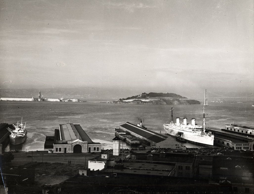 View of piers with Yerba Buena and Treasure Islands in the background, 1939