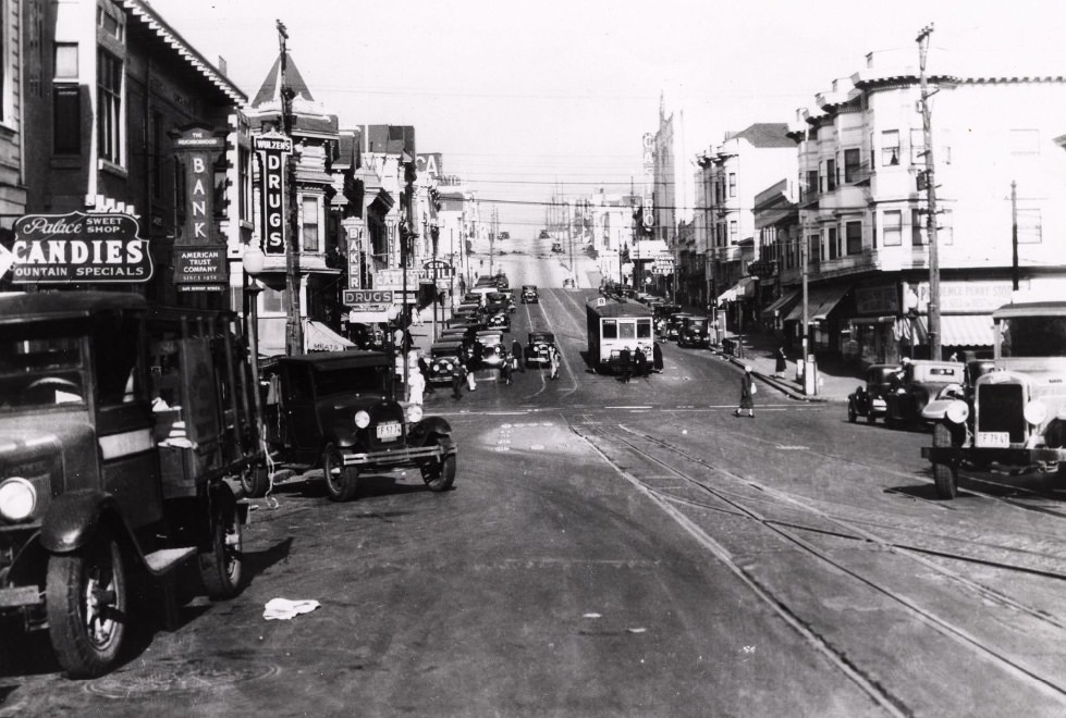 Castro and 18th street, showing Market St. rail car 951 at terminus of 8 line, 1932