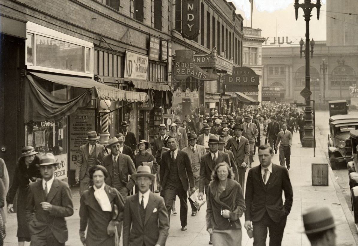 Commuters on Market Street across from the Ferry Building in the 1930s