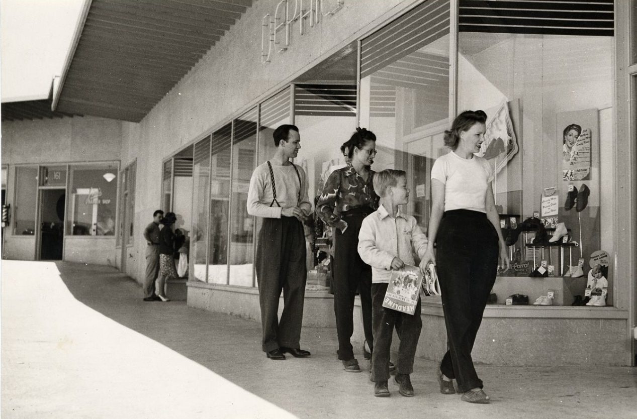 Hunters Point commercial center, 1944