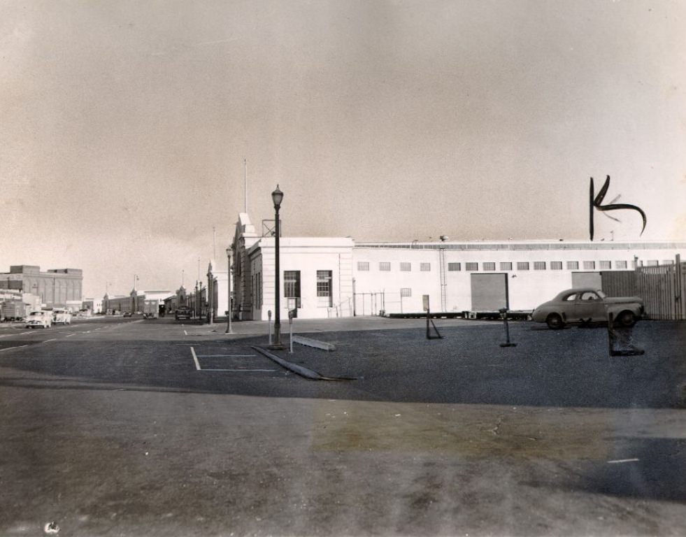Embarcadero during a one-day protest by longshoremen, 1952.