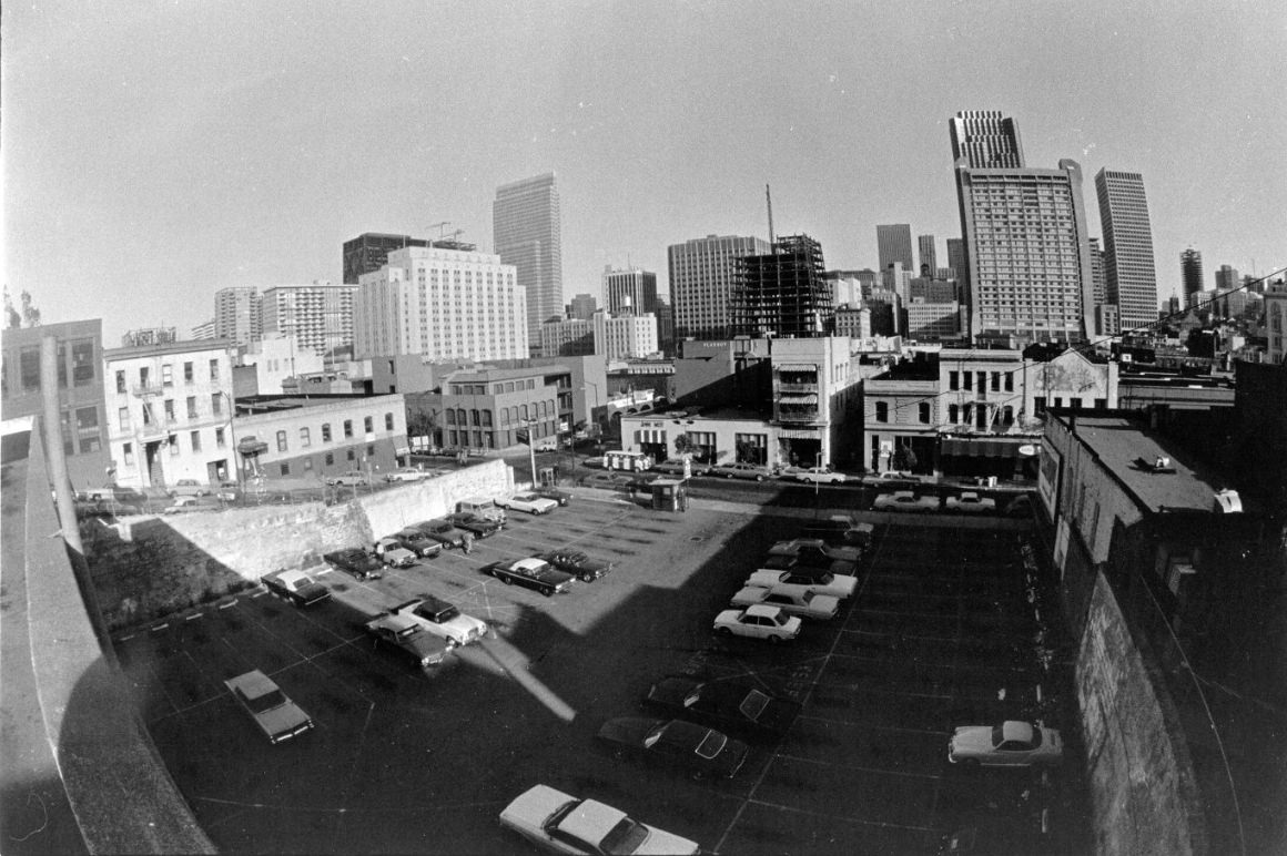 Intersection of Pacific Avenue and Montgomery streets, 1971.