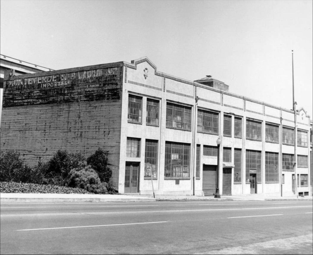 Wholesale liquor warehouse, 100-110 Broadway, 1970
