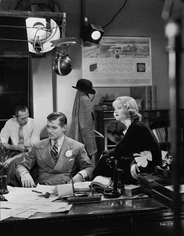 Clark Gable and Constance Bennett of During the Filming of After Office Hours (1935)